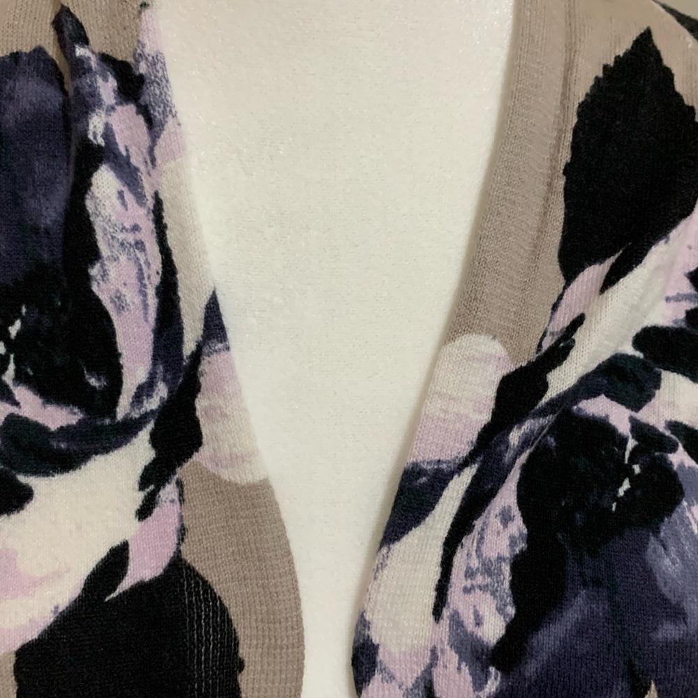 Cardigan Sweater knee length by‎ The Limited. Lightweight sweater Size Small. - Picture 6 of 11